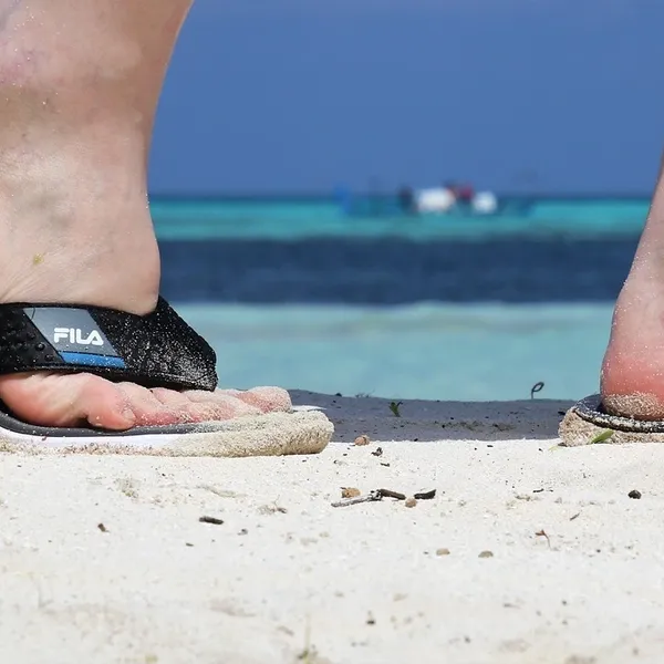 2017 Nowy Kobiety Sztuczna Trawa Klapki Dla Kobiety Summer Beach Mieszkanie Butów Out Sandały Pantofel Miłośników Damskie Sandalias Mujer