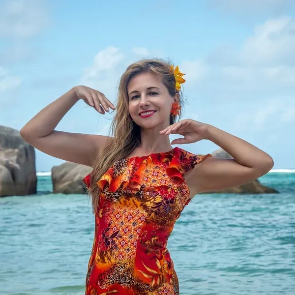 8284ba6bb61b6bd777f56e7430e779e4341b4964.jpg DeRuiLaDy 2019 kobiety lato z krótkim rękawem plaża szyfonowa sukienka w dużym rozmiarze Sexy Off ramię nieregularne podziel długie sukienki na co dzień Vestidos