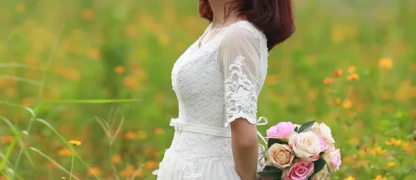 1e466d979e90da8aabc60dc12d2cee4af37d4f2b.jpg Letnia Sukienka 2018 Kobiety Casual Plaża Krótka Sukienka Pomponem Czarny Biały Mini Koronka Sukienka Sexy Party Suknie Vestidos S-5XL