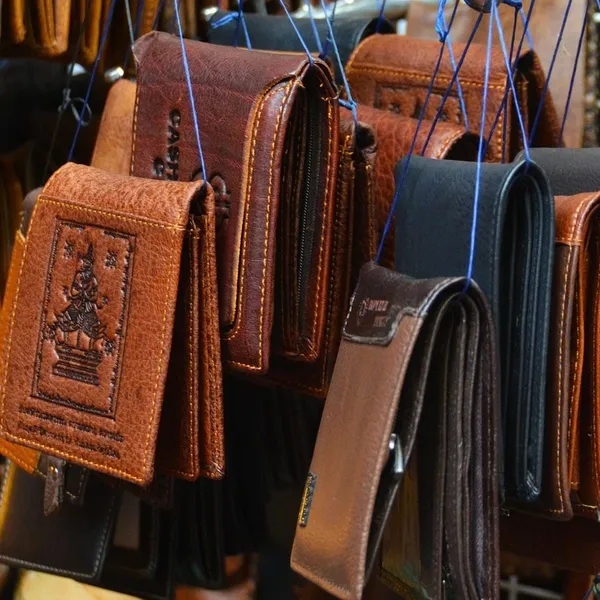 Moda PU Skóra Mężczyzn Portfele Marki Jakości Czarny Brązowy C1064-8 Kieszonka Na Monety Posiadacz Karty portfel Monety Kiesy