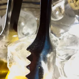Sprawia, Że Kieliszków Ice Ice Cube Tray Mold Formy Nowości Prezenty Podajnik Lodu Lato Narzędzie Do Picia