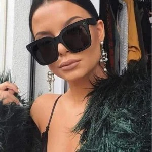 2337274b69dc37b13056d32e4bfbc799a5ab1fef.jpg 2018 Kim Kardashian okulary przeciwsłoneczne pani płaskie Top okulary luneta Femme kobiety luksusowej marki okulary przeciwsłoneczne damskie nit Glasse UV400