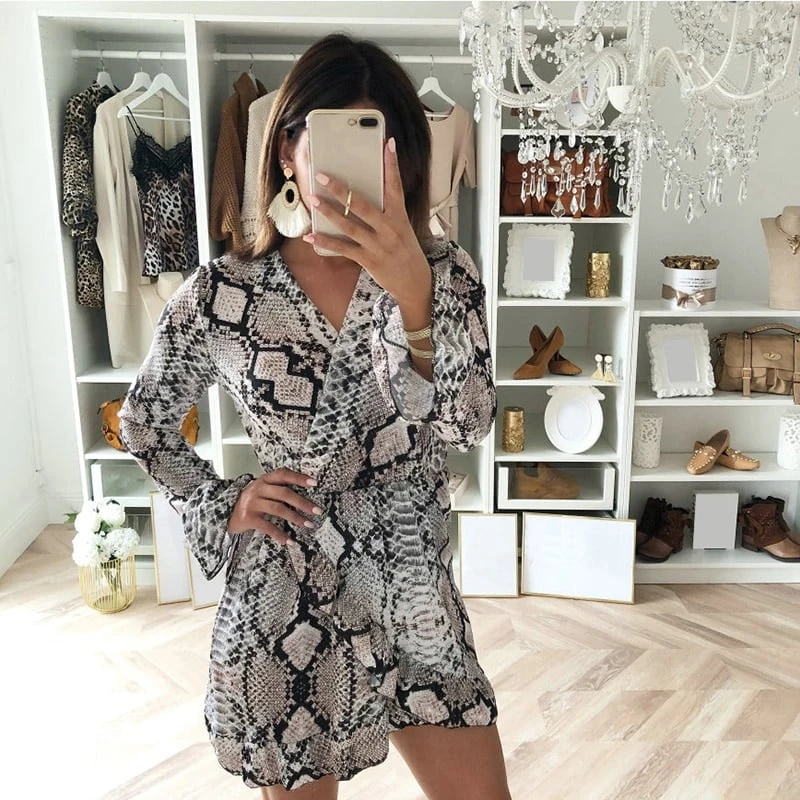 2b62d2e9bb281e983f9b2223a3fc2023adf62e81.jpg Sexy moda 2019 wąż drukuj Plunge Neck Wrap Dress czeski plaża wakacje Mini sukienka kobiety jesień krótki Casual elegancka sukienka